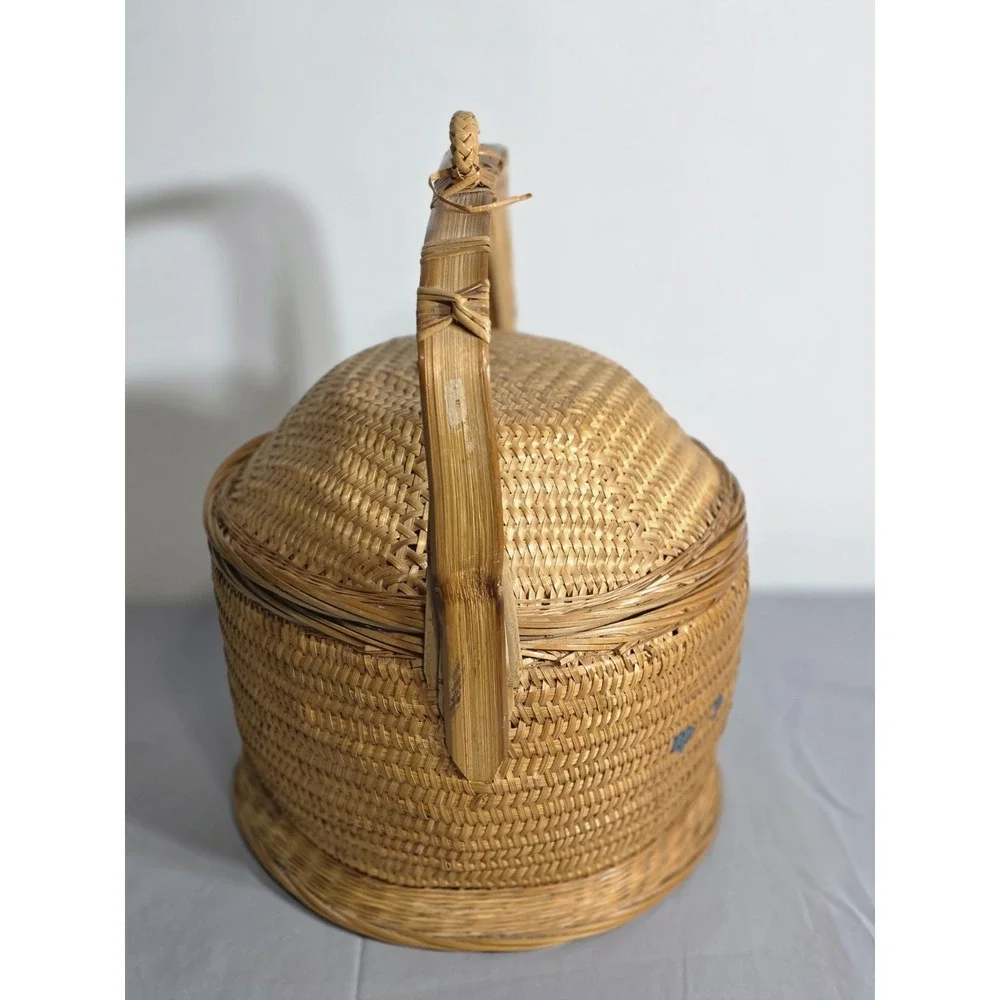 N/A vintage wicker